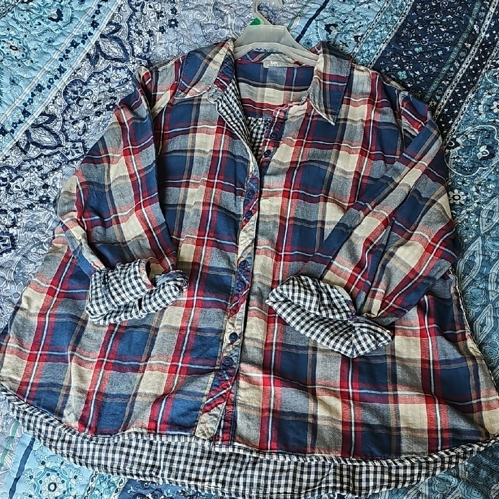 Lee Oversized Red and Blue 3/4 Sleeve Button Down Shirt